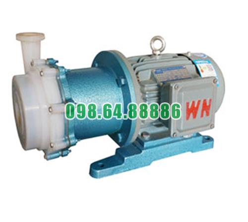 Bơm li tâm dẫn động từ lòng bơm được lót nhựa QB50-32-200