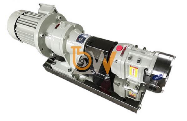 Máy bơm lobe 3RP-3 lưu lượng 1.8 m³/h tốc độ quay 1000 vòng/phút kết nối 25-32 mm