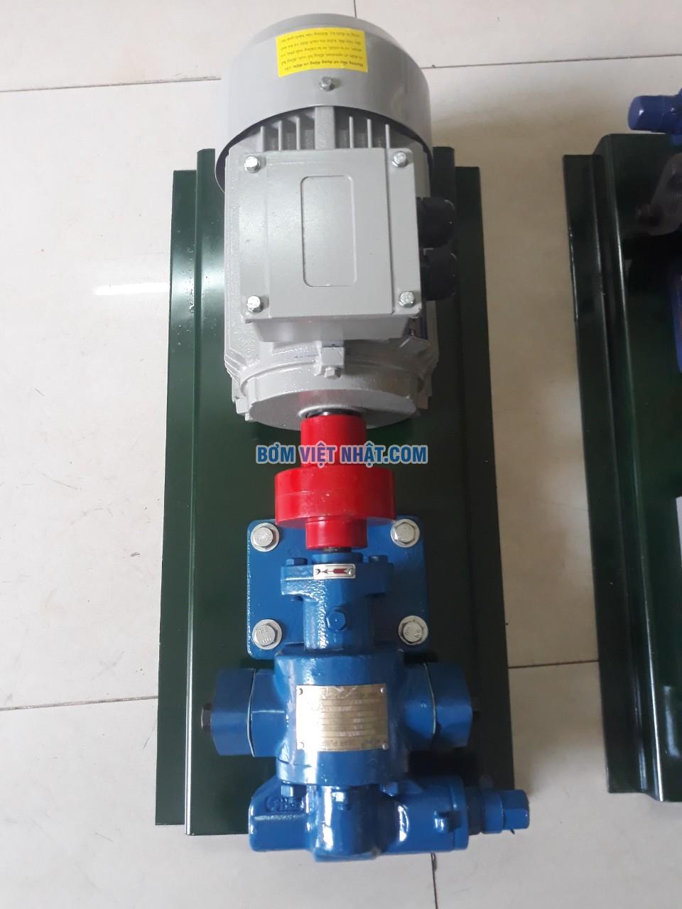 Bơm bánh răng 2m3/h, Máy bơm KCB33 giá rẻ