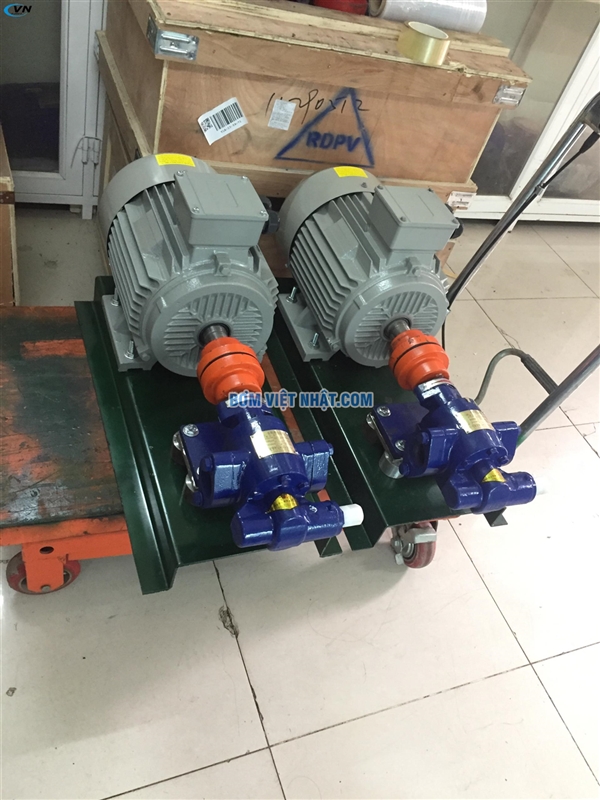 Bơm bánh răng kcb 18.3 Ms giá cao chất lượng tốt