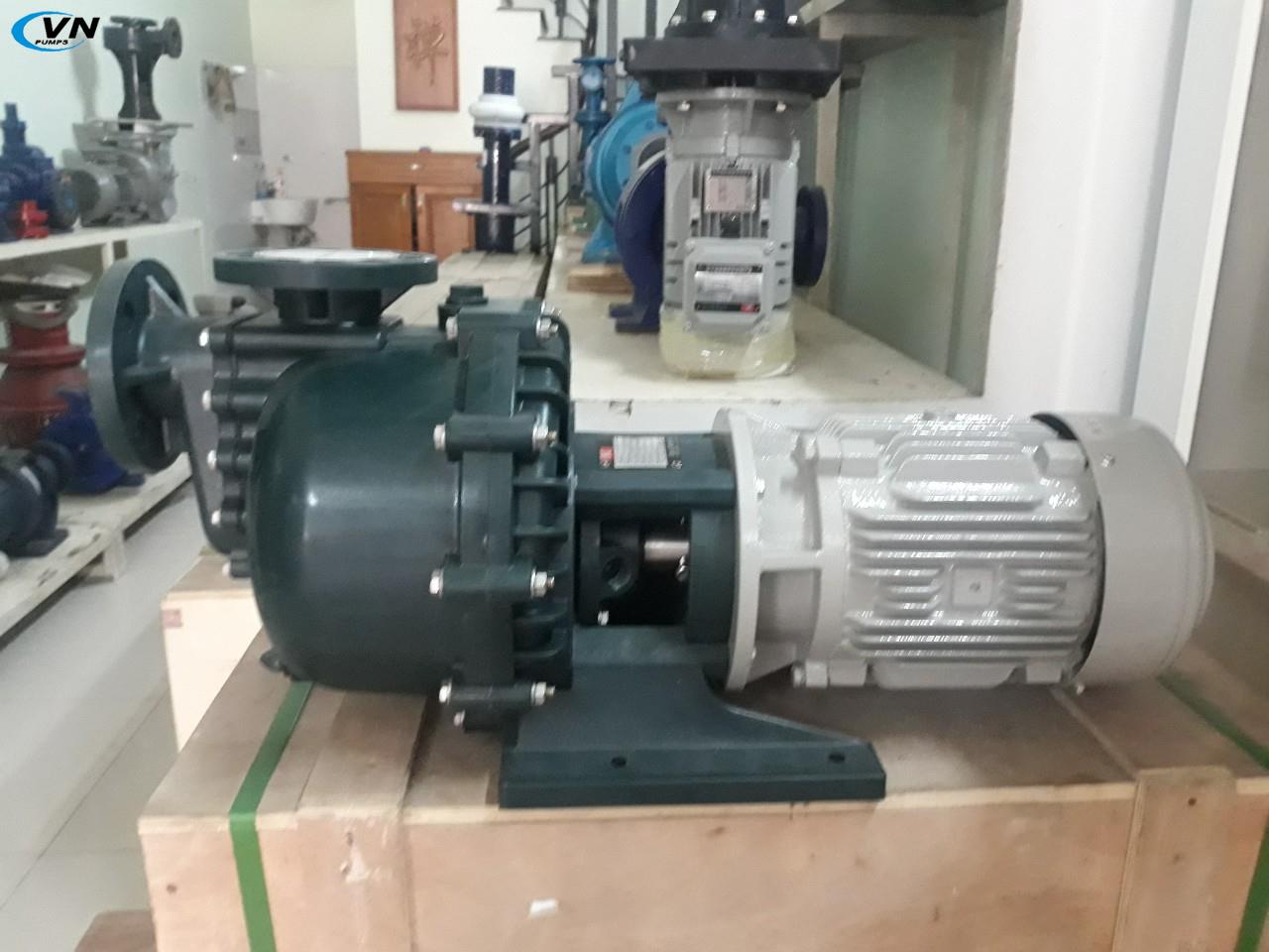 Bơm hóa chất bầu nhựa to mã hàng kB 40032